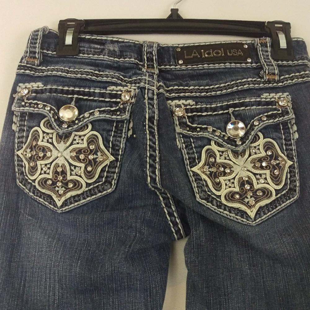 L.A. Idol Bling Rhinestone Cowgirl Cropped Jeans